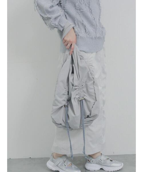 Samansa Mos2 blue（サマンサモスモスブルー）の「ドロストバルーントートバッグ（ハンドバッグ・レディース・ブラック/ライトベージュ/グレー・F）」の12枚目の写真