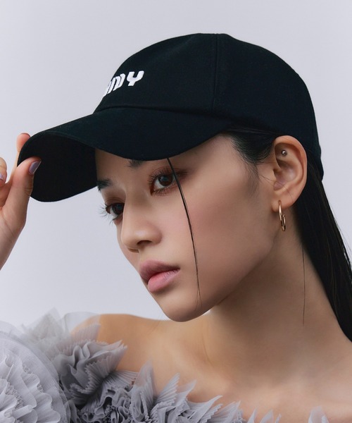 EIMY ISTOIRE(エイミーイストワール)の「EIMYロゴキャップ(キャップ・レディース・アイボリー/ブラック/レッド/ベージュ・F)」の18枚目の写真