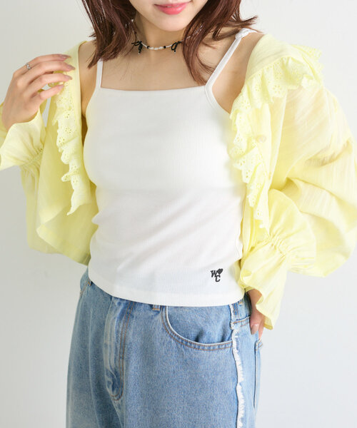 w closet(ダブルクローゼット)の「【カップ付】刺繍キャミ(キャミソール・レディース・オフホワイト/ブラック・FREE)」の1枚目の写真