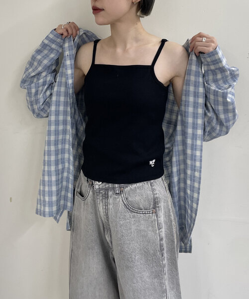 w closet(ダブルクローゼット)の「【カップ付】刺繍キャミ(キャミソール・レディース・オフホワイト/ブラック・FREE)」の14枚目の写真