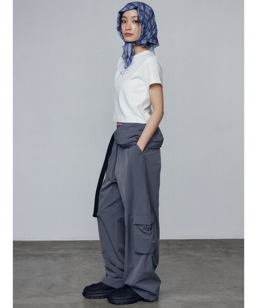 EMODA(エモダ)の「ナイロンドッキングパンツ(その他パンツ・レディース・ブラック/グレー/ホワイト・FREE)」の4枚目の写真