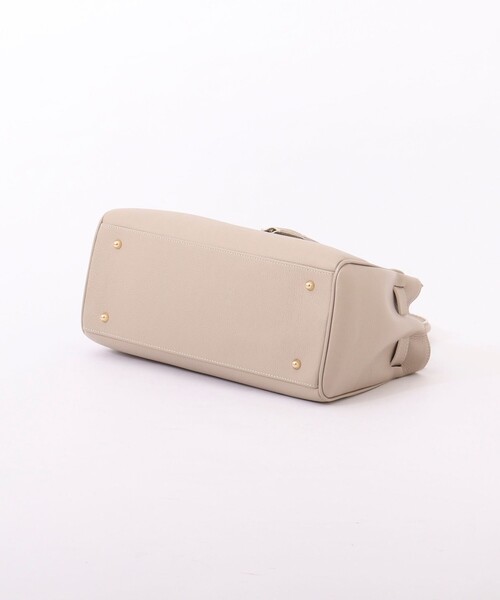 NOLLEY’S（ノーリーズ）の「ひねりベルトレザートートバッグ（トートバッグ・レディース・ブラック/グレイッシュベージュ・FREE）」の10枚目の写真