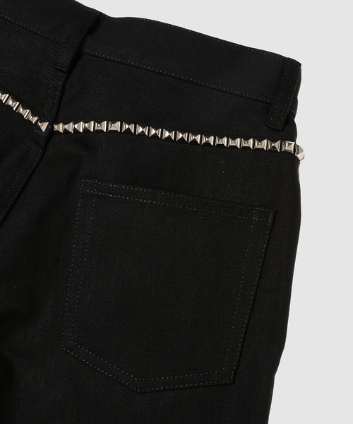 TAKAHIROMIYASHITATheSoloIst.（タカヒロミヤシタザソロイスト）の「regular fit jean.(studs)（デニムパンツ・メンズ・インディゴブルー/ブラック・30inch/29inch）」の6枚目の写真