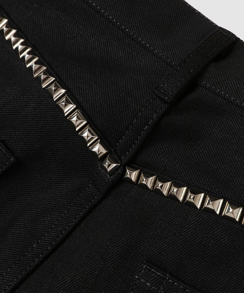 TAKAHIROMIYASHITATheSoloIst.（タカヒロミヤシタザソロイスト）の「regular fit jean.(studs)（デニムパンツ・メンズ・インディゴブルー/ブラック・30inch/29inch）」の7枚目の写真