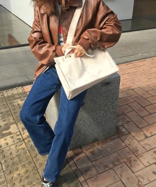 maison de LATIR(メゾンドラティール)の「使いやすい2wayキャンバストートバッグ。(ショルダーバッグ・レディース・クリーム・ONE SIZE)」の6枚目の写真