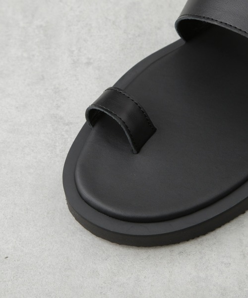 PADRONE(パドローネ)の「PADRONE THE STANDARD LINE/別注 THONG SANDAL / 指ぬきレザーサンダル(サンダル・メンズ・ブラック・40/41/42)」の4枚目の写真