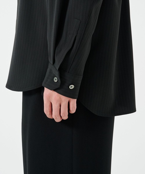 STUDIOUS(ステュディオス)の「CORD STRIPE SHIRTS(シャツ/ブラウス・メンズ・ライトベージュ/ブラック・2/1)」の4枚目の写真