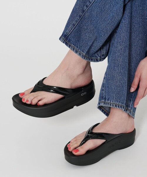 OOFOS＞OOmega サンダル（サンダル）｜OOFOS（ウーフォス）の