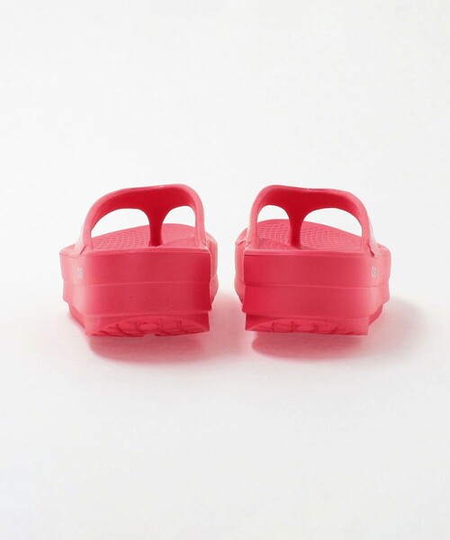 OOFOS(ウーフォス)の「<OOFOS>OOmega サンダル(サンダル・レディース・ブラック/ベージュ/ピンク・8/7/6)」の19枚目の写真