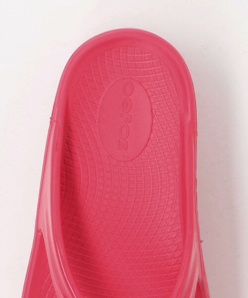 OOFOS(ウーフォス)の「<OOFOS>OOmega サンダル(サンダル・レディース・ブラック/ベージュ/ピンク・8/7/6)」の21枚目の写真