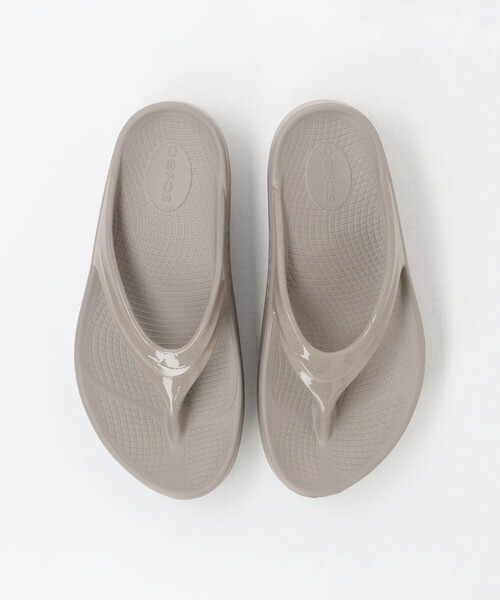 OOFOS(ウーフォス)の「<OOFOS>OOmega サンダル(サンダル・レディース・ブラック/ベージュ/ピンク・8/7/6)」の4枚目の写真