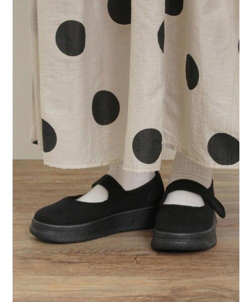 Samansa Mos2（サマンサ モスモス）の「キャンバスストラップスニーカー（スニーカー・レディース・ブラック/キャメル・S/M/L/XL）」の2枚目の写真