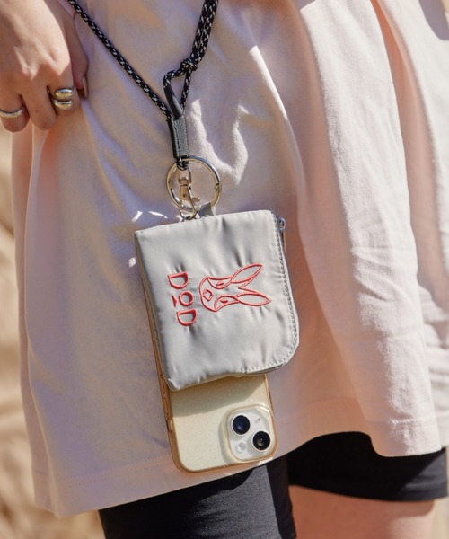 DOD（ディーオーディー）の「【DOD別注】トビダセキラゴッツ（スマホグッズ・レディース・ブラック/グレー・ONE SIZE）」の2枚目の写真