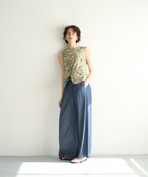 qualite（カリテ）の「ブッチャーフラワーノースリーブ/夏服/ベスト/花柄（シャツ/ブラウス・レディース・モカ・フリー）」の11枚目の写真