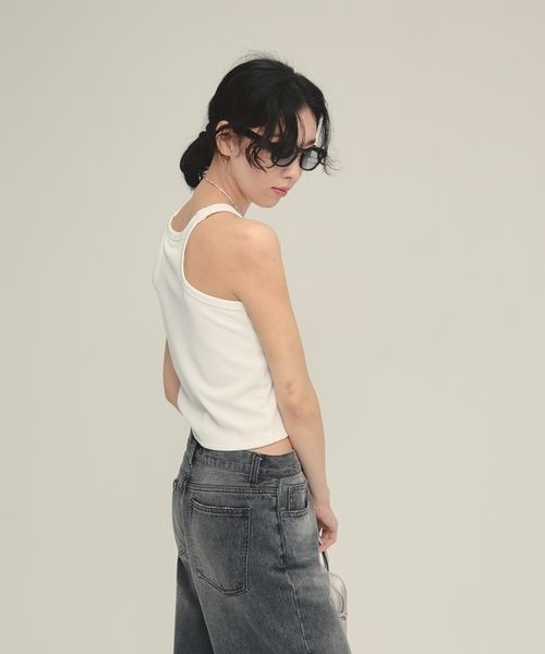 eL（エル）の「【eL】Short Seamless Cup Top/492725（タンクトップ・レディース・ホワイト/ブラウン/ブラック・FREE）」の8枚目の写真