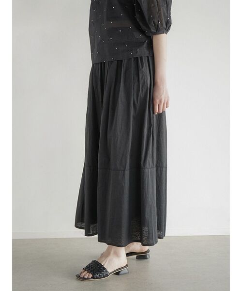 FIKA.(フィーカ)の「Cotton gathered skirt(スカート・レディース・アイボリー/ブラック・MEDIUM)」の3枚目の写真