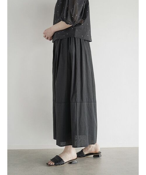 FIKA.(フィーカ)の「Cotton gathered skirt(スカート・レディース・アイボリー/ブラック・MEDIUM)」の5枚目の写真