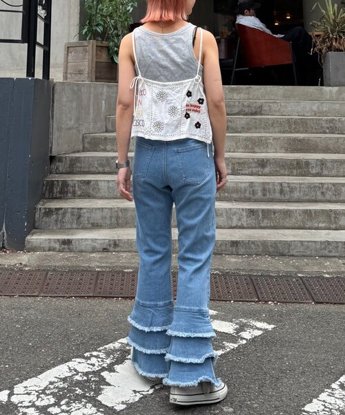 HELLO.SANFRANCISCO（ハローサンフランシスコ）の「【HELLO.SANFRANCISCO】裾フリルフレアデニム（デニムパンツ・レディース・サックスブルー・SMALL/MEDIUM/X-SMALL）」の11枚目の写真