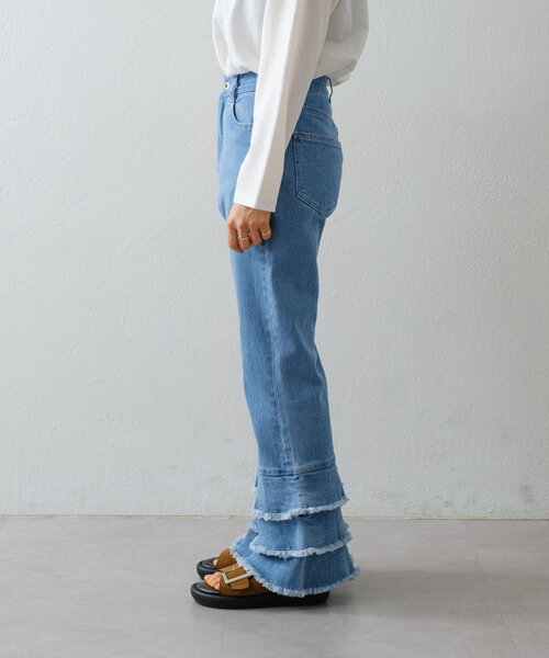 HELLO.SANFRANCISCO（ハローサンフランシスコ）の「【HELLO.SANFRANCISCO】裾フリルフレアデニム（デニムパンツ・レディース・サックスブルー・SMALL/MEDIUM/X-SMALL）」の13枚目の写真