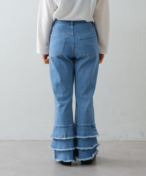 HELLO.SANFRANCISCO（ハローサンフランシスコ）の「【HELLO.SANFRANCISCO】裾フリルフレアデニム（デニムパンツ・レディース・サックスブルー・SMALL/MEDIUM/X-SMALL）」の14枚目の写真