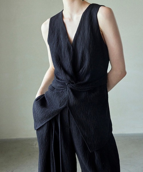 SUWDEE(スーディー)の「sleeveless tops pants set up(セットアップ・レディース・アイボリー/ブラック・FREE)」の4枚目の写真