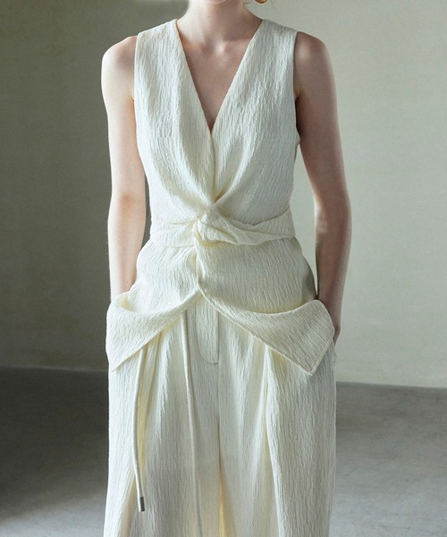 SUWDEE(スーディー)の「sleeveless tops pants set up(セットアップ・レディース・アイボリー/ブラック・FREE)」の10枚目の写真