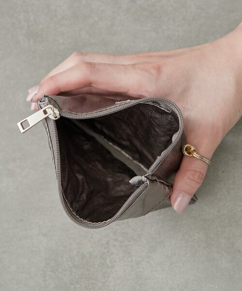 BIRTHDAY BAR（バースデイバー）の「メタリックティッシュポーチ（ポーチ・レディース・シルバー/ゴールド/ブラック・0）」の7枚目の写真