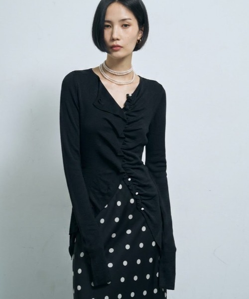 yae(ヤエ)の「Everyday slim fit frills cardigan/エブリデイスリムフィットフリルカーディガン(カーディガン/ボレロ・レディース・ピンク/ネイビー/レッド/ライトブルー/ブラック/グレー・FREE)」の2枚目の写真