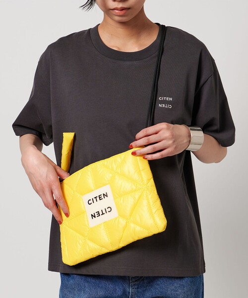 CITEN（シテン）の「【WEB限定】＜CITEN＞CITENパデッドサコッシュカラバリ（ショルダーバッグ・レディース・パープル/オレンジ/イエロー/ピンク/レッド/ホワイト/コバルトブルー/ケリーグリーン・FREE）」の6枚目の写真