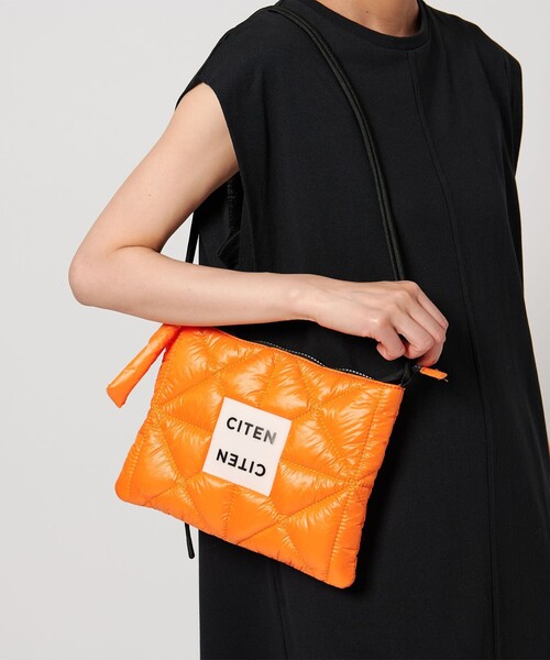 CITEN（シテン）の「【WEB限定】＜CITEN＞CITENパデッドサコッシュカラバリ（ショルダーバッグ・レディース・パープル/オレンジ/イエロー/ピンク/レッド/ホワイト/コバルトブルー/ケリーグリーン・FREE）」の13枚目の写真