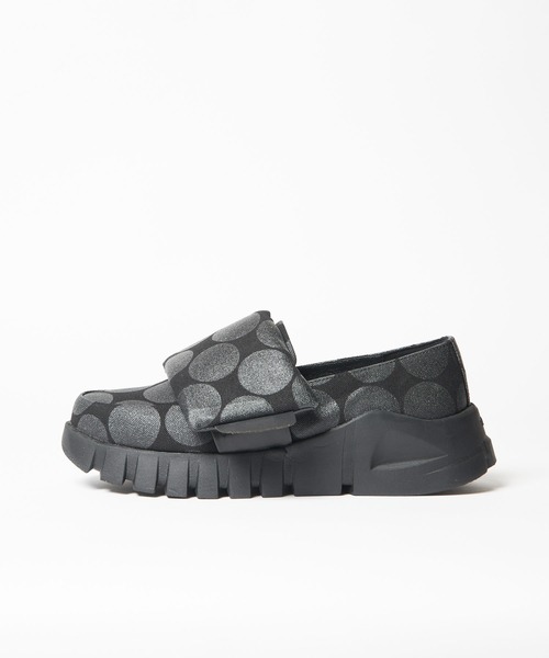 gomme(ゴム)の「ワイドストラップローファー(ローファー・レディース・ブラック/ブラック×ブラック・SMALL/MEDIUM/LARGE)」の5枚目の写真