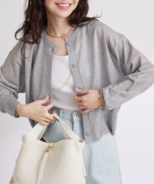 La boutique BonBon(ラブティックボンボン)の「【さらっとした着心地】シアーポケット付きカーディガン(カーディガン/ボレロ・レディース・オフホワイト/サックスブルー/ライトグレー/イエロー・FREE)」の3枚目の写真