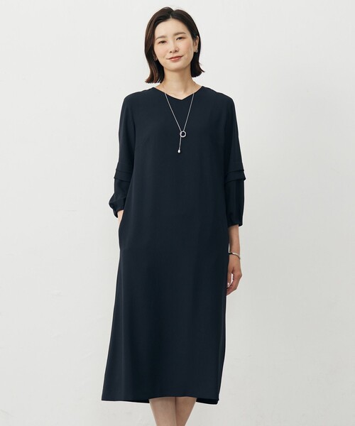 J.PRESS(ジェイプレス)の「【洗える・吸水速乾・接触冷感・セットアップ対応】Light ジョーゼット ワンピース(ワンピース・レディース・ネイビー系/ベージュ系/ブラック系・9/11)」の3枚目の写真