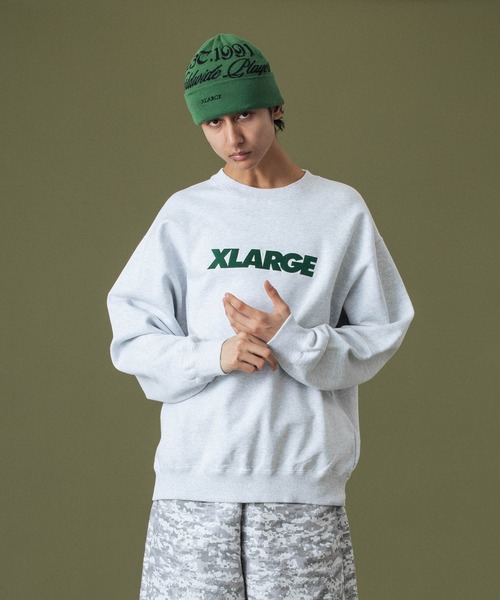 XLARGE（エクストララージ）の「【販売終了】STANDARD LOGO CREWNECK SWEATSHIRT（スウェット・メンズ・アッシュ/ベージュ/ブラック/オリーブ・S/M/L/XL/XXL）」の2枚目の写真