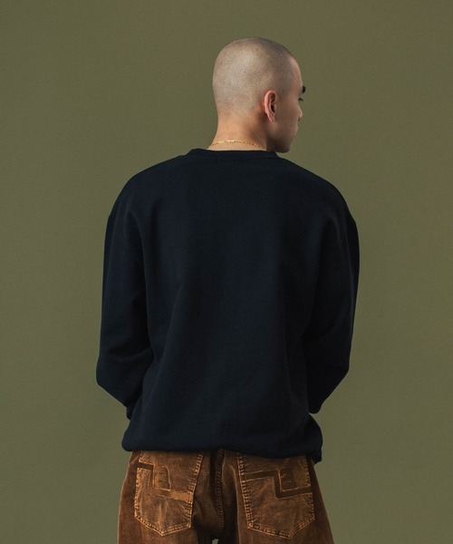 XLARGE（エクストララージ）の「【販売終了】STANDARD LOGO CREWNECK SWEATSHIRT（スウェット・メンズ・アッシュ/ベージュ/ブラック/オリーブ・S/M/L/XL/XXL）」の16枚目の写真