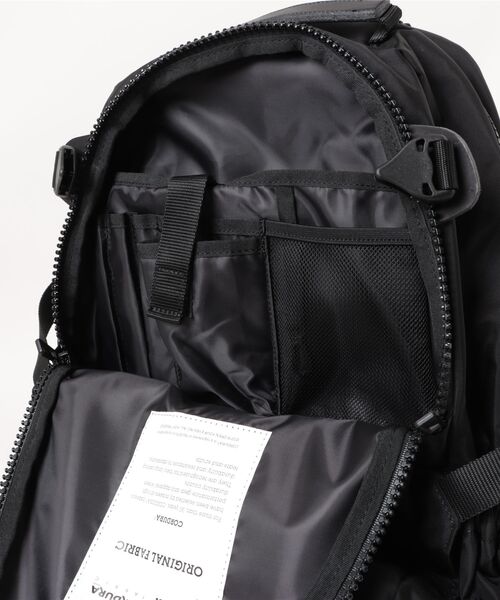 F/CE. (エフシーイー)の「F/CE./エフシーイー 420 re/cor TRAVEL BP 33L(バックパック/リュック・メンズ・ブラック/セージグリーン・FREE)」の5枚目の写真