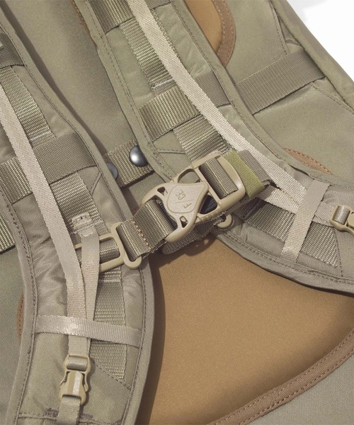 F/CE. (エフシーイー)の「F/CE./エフシーイー 420 re/cor TRAVEL BP 33L(バックパック/リュック・メンズ・ブラック/セージグリーン・FREE)」の16枚目の写真