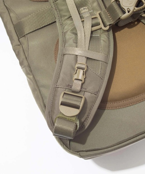 F/CE. (エフシーイー)の「F/CE./エフシーイー 420 re/cor TRAVEL BP 33L(バックパック/リュック・メンズ・ブラック/セージグリーン・FREE)」の13枚目の写真