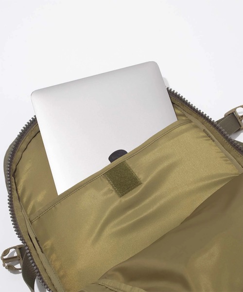 F/CE. (エフシーイー)の「F/CE./エフシーイー 420 re/cor TRAVEL BP 33L(バックパック/リュック・メンズ・ブラック/セージグリーン・FREE)」の8枚目の写真