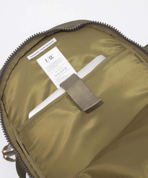 F/CE. (エフシーイー)の「F/CE./エフシーイー 420 re/cor TRAVEL BP 33L(バックパック/リュック・メンズ・ブラック/セージグリーン・FREE)」の9枚目の写真