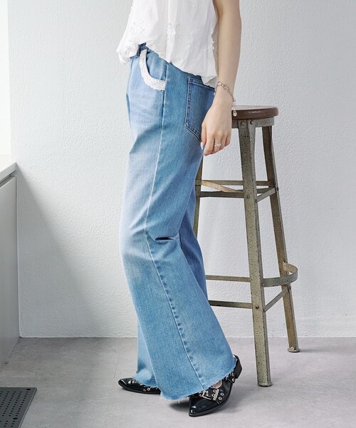 w closet（ダブルクローゼット）の「レース付きフレアデニムパンツ（デニムパンツ・レディース・ブルー/ネイビー・1/0）」の5枚目の写真