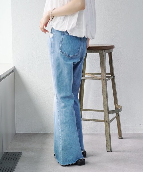 w closet（ダブルクローゼット）の「レース付きフレアデニムパンツ（デニムパンツ・レディース・ブルー/ネイビー・1/0）」の7枚目の写真