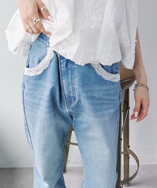 w closet（ダブルクローゼット）の「レース付きフレアデニムパンツ（デニムパンツ・レディース・ブルー/ネイビー・1/0）」の11枚目の写真