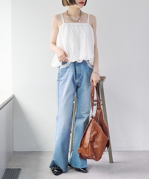 w closet（ダブルクローゼット）の「レース付きフレアデニムパンツ（デニムパンツ・レディース・ブルー/ネイビー・1/0）」の15枚目の写真