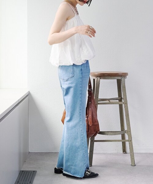 w closet（ダブルクローゼット）の「レース付きフレアデニムパンツ（デニムパンツ・レディース・ブルー/ネイビー・1/0）」の19枚目の写真