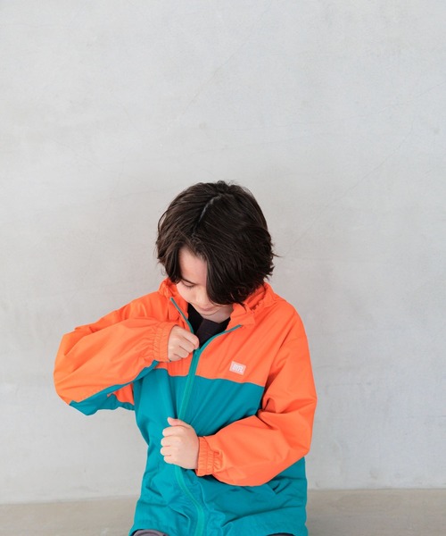 軽量・フード取り外し可]撥水防風マウンテンパーカー / ナイロン