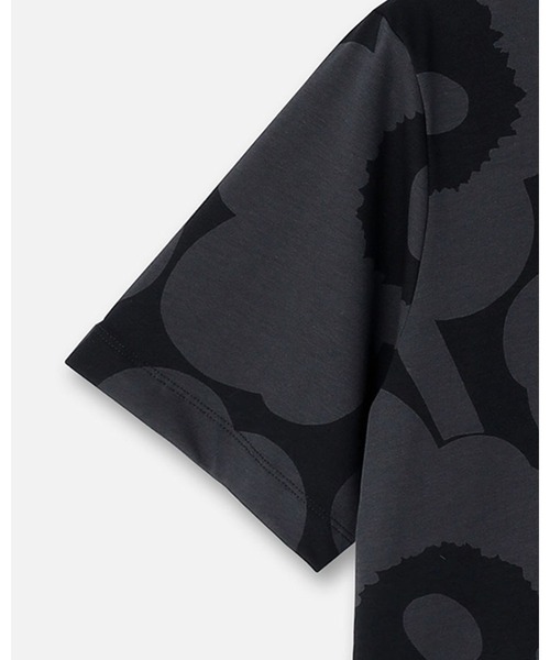 marimekko(マリメッコ)の「Tunnit Unikko / t-shirt(Tシャツ/カットソー・レディース・ブラック・X-SMALL/SMALL/MEDIUM/LARGE)」の5枚目の写真