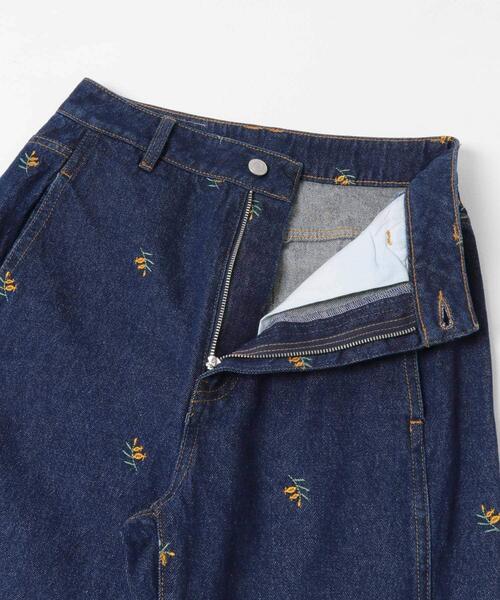 KBF（ケイビーエフ）の「シームポケットフレアデニム（デニムパンツ・レディース・ライトインディゴブルー/インディゴブルー/ブルー/ライトブルー・36/38）」の9枚目の写真