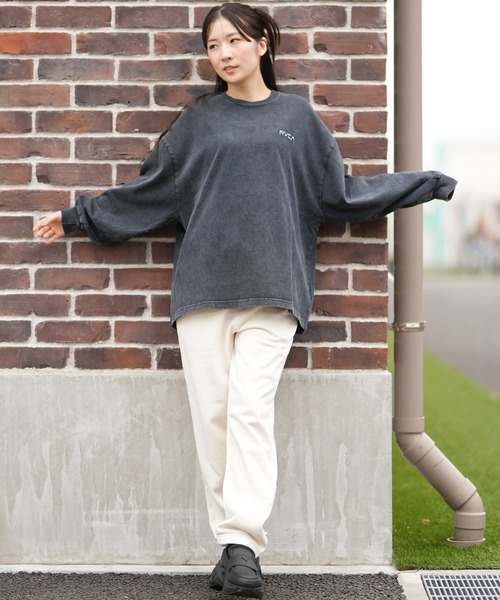 RVCA(ルーカ)の「RVCA/ルーカ バックプリントロンT オーバーサイズ BF044-P50(Tシャツ/カットソー・レディース・ホワイト×ブラック/ブラック×ピンク/ブラック×ホワイト/ブルー系その他・M/L)」の12枚目の写真