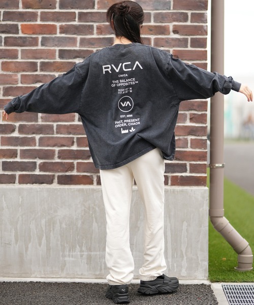 RVCA(ルーカ)の「RVCA/ルーカ バックプリントロンT オーバーサイズ BF044-P50(Tシャツ/カットソー・レディース・ホワイト×ブラック/ブラック×ピンク/ブラック×ホワイト/ブルー系その他・M/L)」の13枚目の写真
